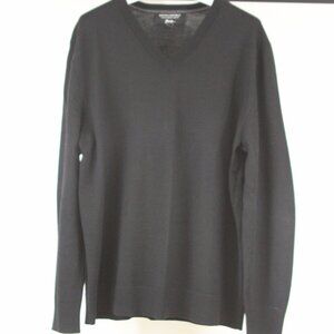 Banana Republic Italian Merino Wool V-Neck Sweater – Men’s L